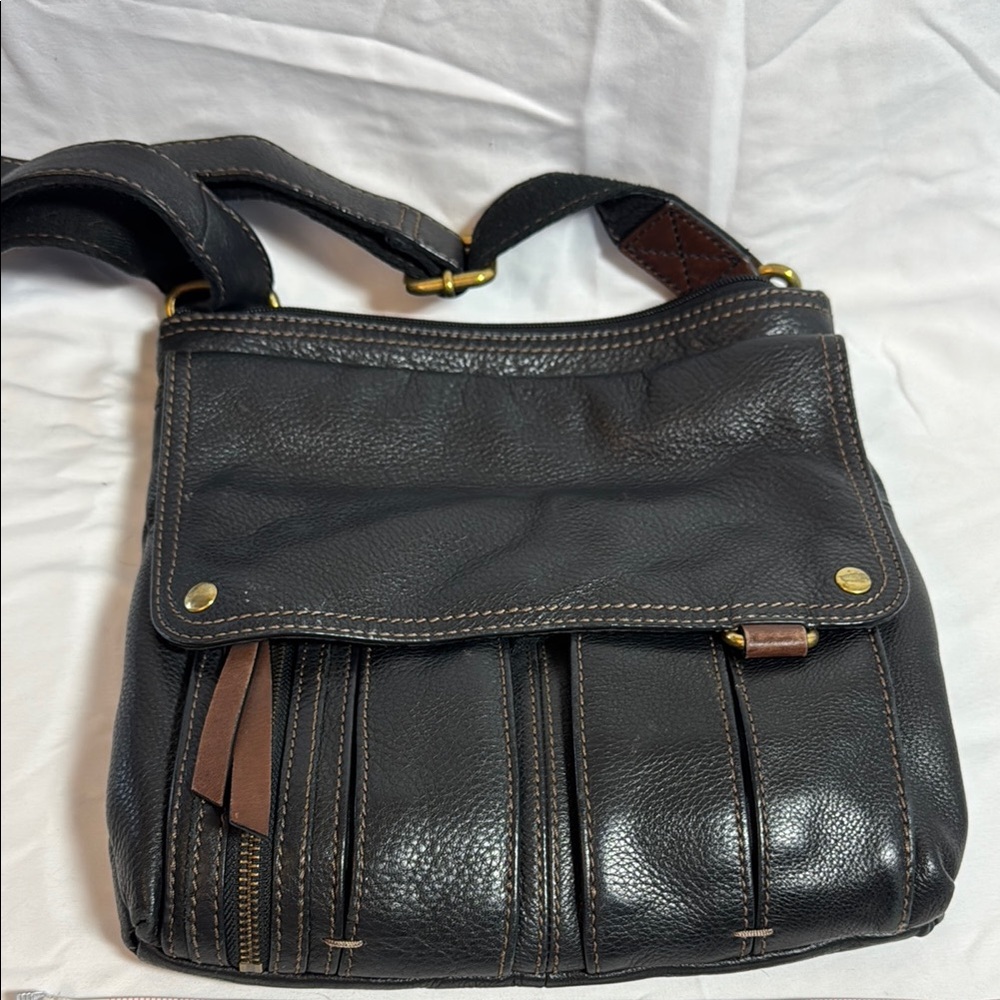 Black Fossil crossbody bag